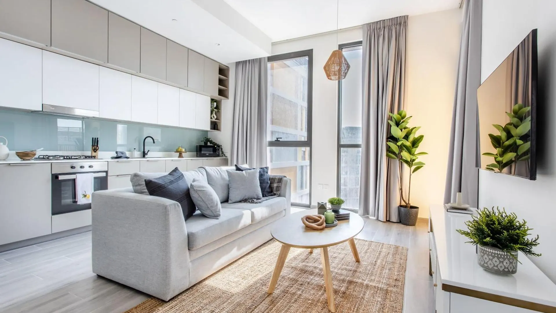 Frank Porter - Noor 3 Midtown Dubai